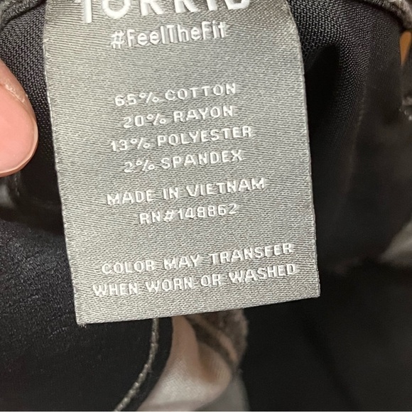 Torrid bombshell skinny distressed jeans - Picture 5 of 6